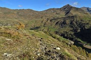 41 Sguardo indietro al sentiero di salita al Mincucco con vista verso Ca' San Marco e Pizzo delle segade